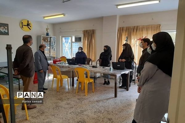بازدید از مراکز واکسیناسیون  دانش آموزان منطقه ۱۳