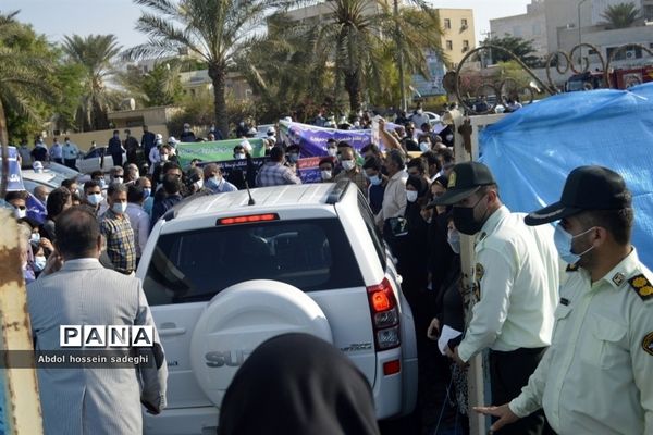 سفر رییس جمهوری به استان بوشهر و استقبال مردم در فرودگاه بوشهر