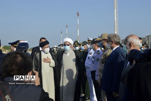 سفر رییس جمهوری به استان بوشهر و استقبال مردم در فرودگاه بوشهر