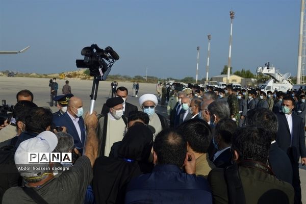 سفر رییس جمهوری به استان بوشهر و استقبال مردم در فرودگاه بوشهر