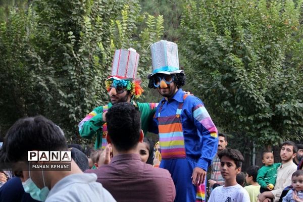 «شادپیمایی عروسک ها» به مناسبت هفته ملی کودک در قم