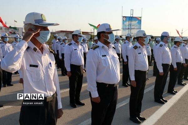 صبحگاه نیروی انتظامی در بوشهر