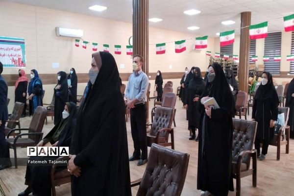 جلسه انجمن و اولیا و مربیان مدرسه‌ام ابیها بوشهر