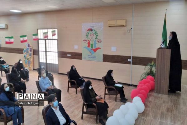 جلسه انجمن و اولیا و مربیان مدرسه‌ام ابیها بوشهر