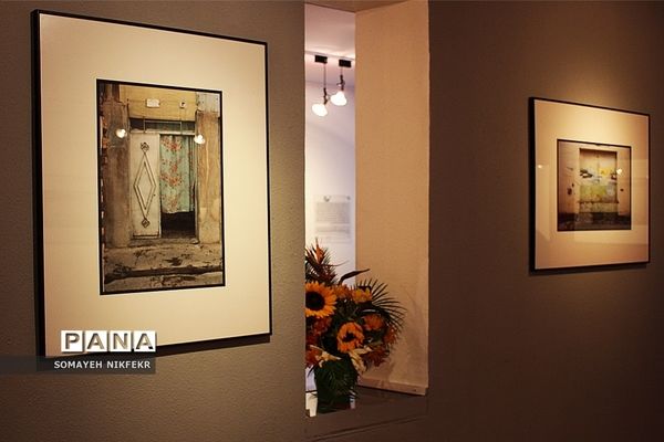 نمایشگاه عکس‌های مستند «خـاوران‌نـامه» تصویری از فرهنگی پوسیده