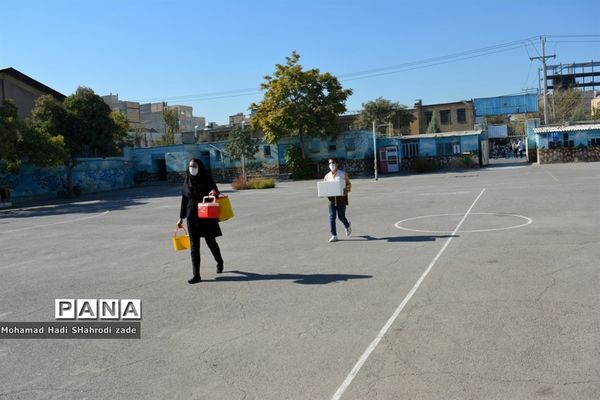 واکسیناسیون دانش‌آموزان دبیرستان امام علی (ع) ناحیه یک آموزش و پرورش