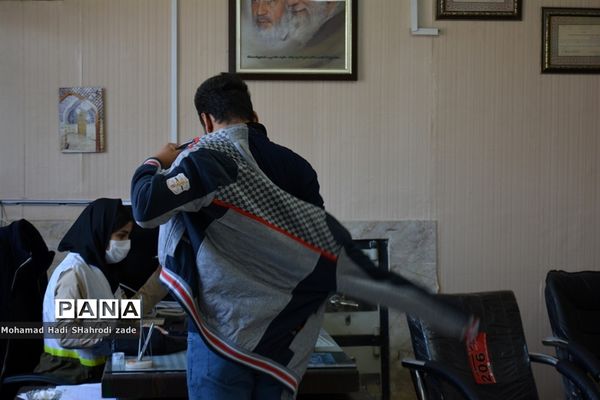 واکسیناسیون دانش‌آموزان دبیرستان امام علی (ع) ناحیه یک آموزش و پرورش