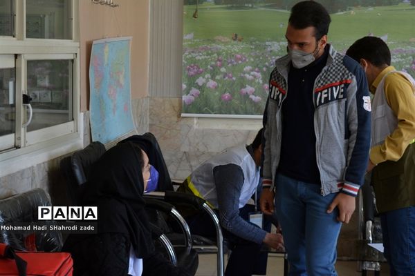 واکسیناسیون دانش‌آموزان دبیرستان امام علی (ع) ناحیه یک آموزش و پرورش