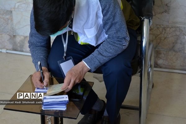 واکسیناسیون دانش‌آموزان دبیرستان امام علی (ع) ناحیه یک آموزش و پرورش
