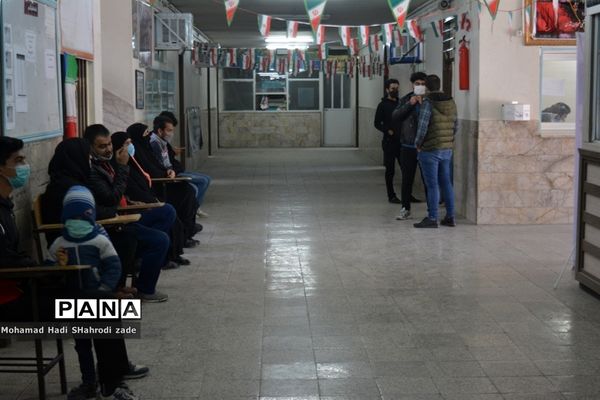 واکسیناسیون دانش‌آموزان دبیرستان امام علی (ع) ناحیه یک آموزش و پرورش