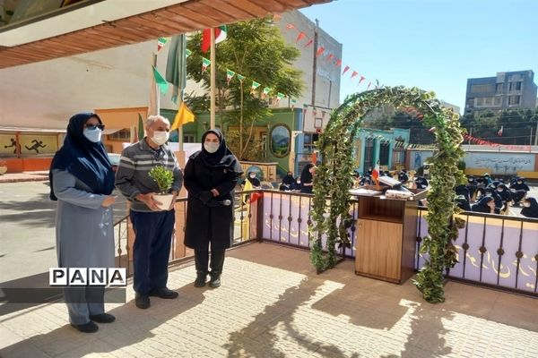 پویش لبخند پدربزرگ ها و مادر بزرگ ها در دبیرستان قلم چی