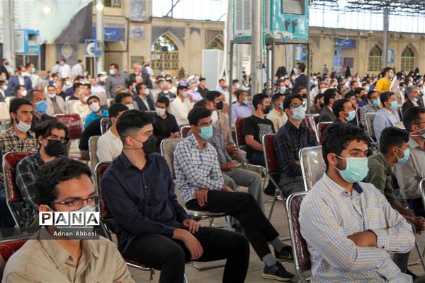 دیدار رئیس جمهوری با علما، نخبگان، خانواده معظم شهداء و اقشار مختلف مردم در شیراز