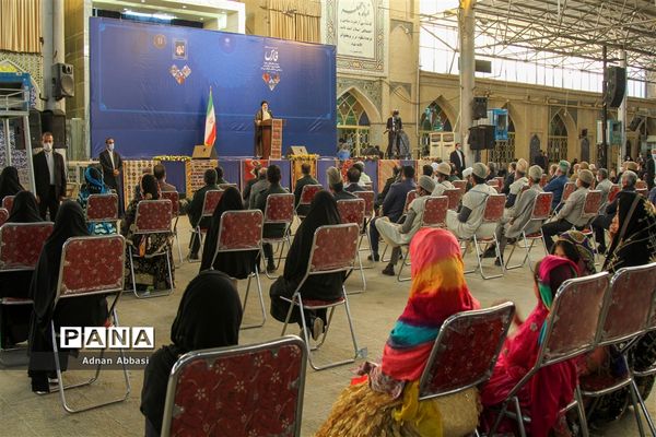 دیدار رئیس جمهوری با علما، نخبگان، خانواده معظم شهداء و اقشار مختلف مردم در شیراز