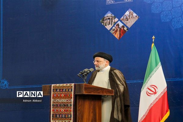 دیدار رئیس جمهوری با علما، نخبگان، خانواده معظم شهداء و اقشار مختلف مردم در شیراز