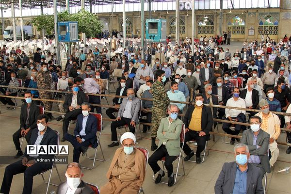 دیدار رئیس جمهوری با علما، نخبگان، خانواده معظم شهداء و اقشار مختلف مردم در شیراز