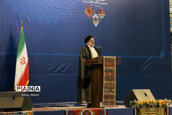 دیدار رئیس جمهوری با علما، نخبگان، خانواده معظم شهداء و اقشار مختلف مردم در شیراز