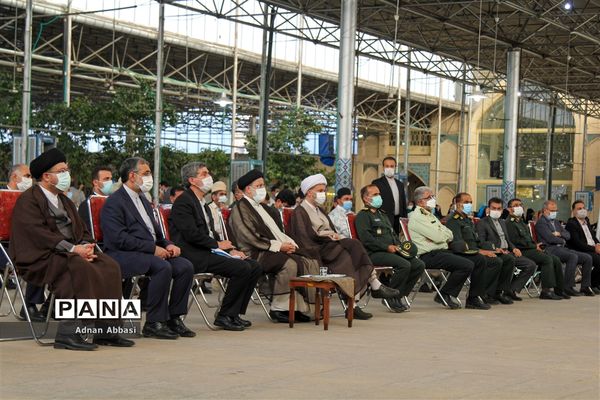 دیدار رئیس جمهوری با علما، نخبگان، خانواده معظم شهداء و اقشار مختلف مردم در شیراز