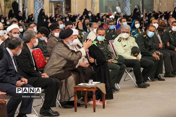 دیدار رئیس جمهوری با علما، نخبگان، خانواده معظم شهداء و اقشار مختلف مردم در شیراز