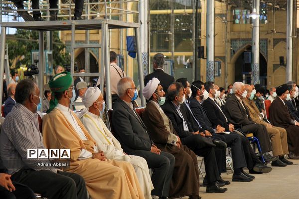 دیدار رئیس جمهوری با علما، نخبگان، خانواده معظم شهداء و اقشار مختلف مردم در شیراز