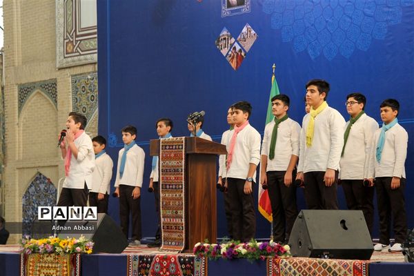 دیدار رئیس جمهوری با علما، نخبگان، خانواده معظم شهداء و اقشار مختلف مردم در شیراز