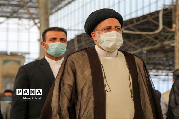 دیدار رئیس جمهوری با علما، نخبگان، خانواده معظم شهداء و اقشار مختلف مردم در شیراز