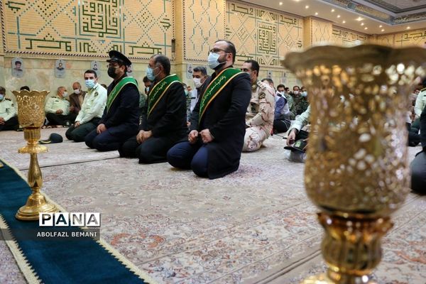 غبارروبی مزار شهدا در هفته نیروی انتظامی