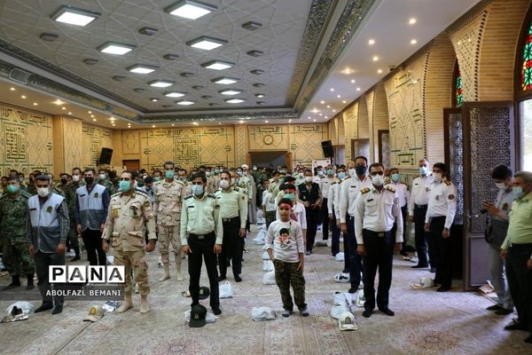 غبارروبی مزار شهدا در هفته نیروی انتظامی