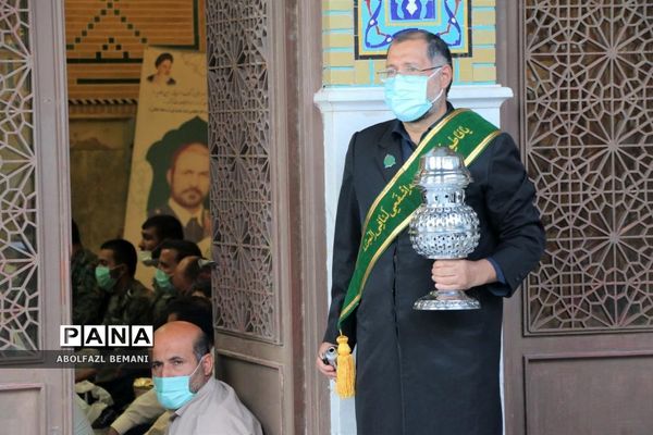 غبارروبی مزار شهدا در هفته نیروی انتظامی