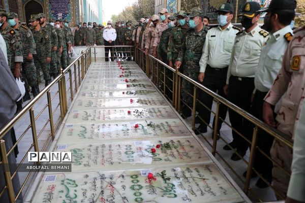 غبارروبی مزار شهدا در هفته نیروی انتظامی