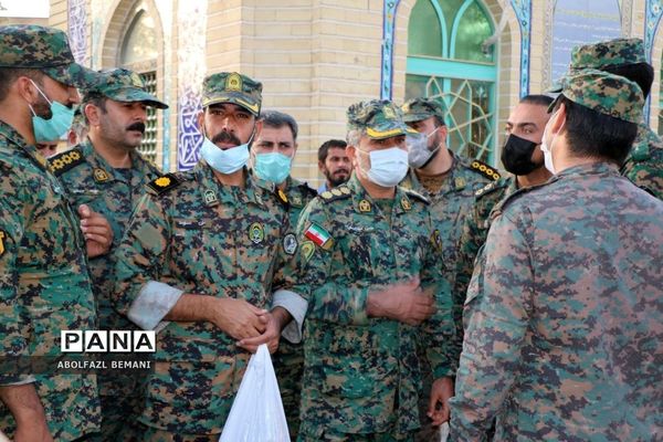 غبارروبی مزار شهدا در هفته نیروی انتظامی