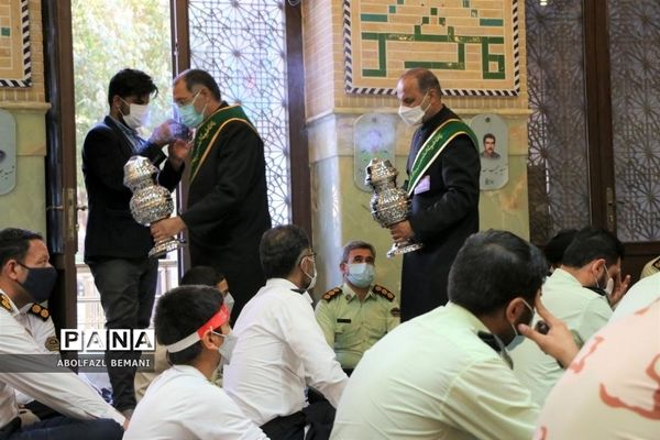 غبارروبی مزار شهدا در هفته نیروی انتظامی