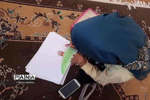 مسابقه نقاشی و قصه گویی با کودکان به مناسبت هفته جهانی کودک در روستای خوانشرف خراسان جنوبی