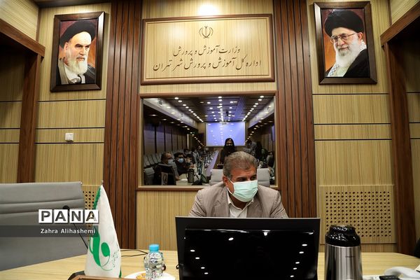 نشست نمایندگان دهمین دوره مجلس دانش‌آموزی شهر تهران