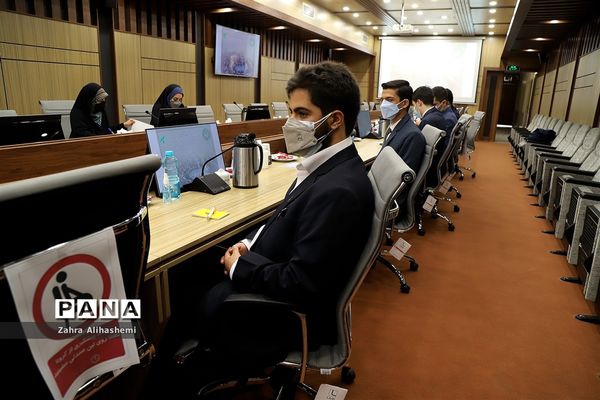 نشست نمایندگان دهمین دوره مجلس دانش‌آموزی شهر تهران
