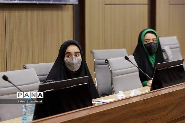 نشست نمایندگان دهمین دوره مجلس دانش‌آموزی شهر تهران