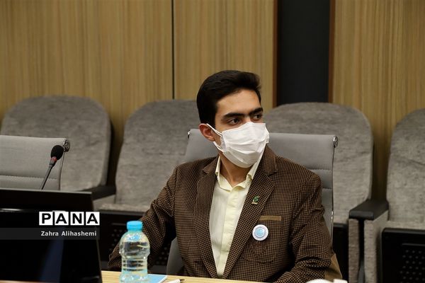 نشست نمایندگان دهمین دوره مجلس دانش‌آموزی شهر تهران