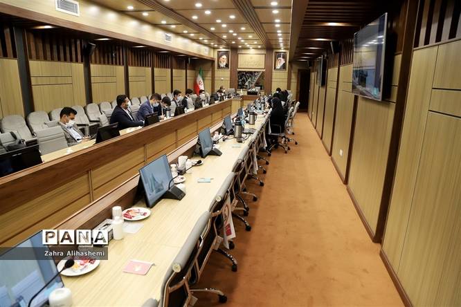 نشست نمایندگان دهمین دوره مجلس دانش‌آموزی شهر تهران