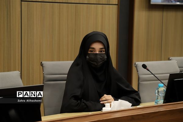 نشست نمایندگان دهمین دوره مجلس دانش‌آموزی شهر تهران