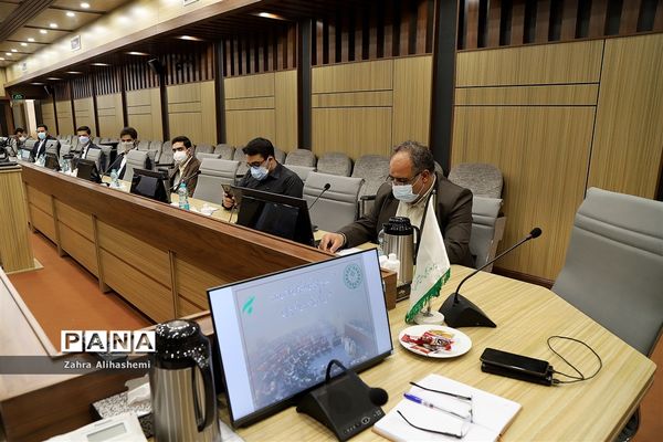 نشست نمایندگان دهمین دوره مجلس دانش‌آموزی شهر تهران