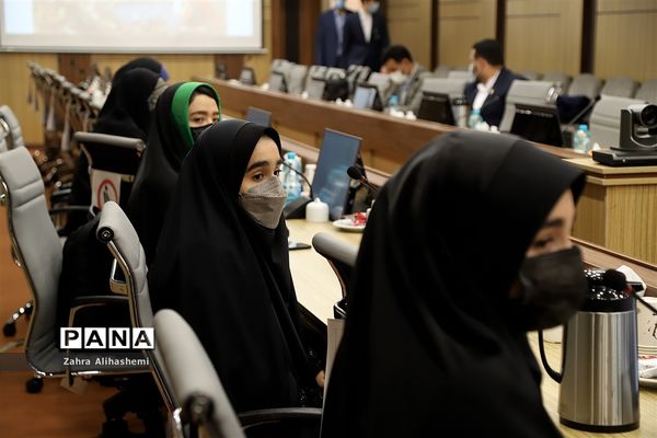 نشست نمایندگان دهمین دوره مجلس دانش‌آموزی شهر تهران