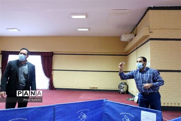 برگزاری مسابقه دارت بین کارکنان اداره‌کل آموزش و پرورش آذربایجان شرقی