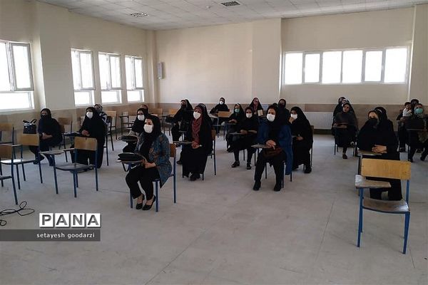 انتخابات انجمن اولیا و مربیان در مدارس قرچک