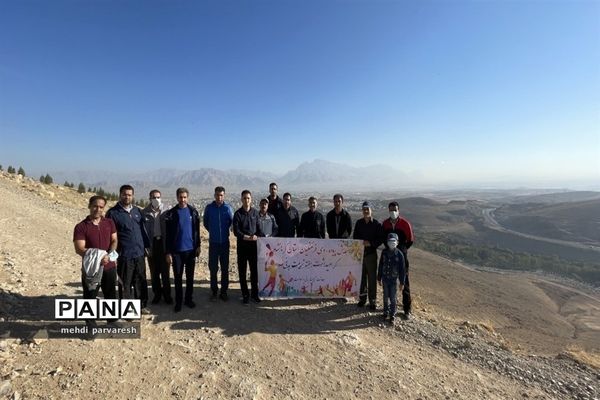 همایش پیاده‌روی فرهنگیان استان به مناسبت هفته تربیت‌بدنی
