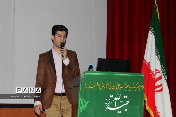 برگزاری نشست با عنوان جادوی رسانه در شهرستان گلوگاه