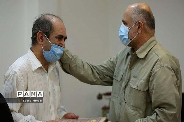 دیدار صمیمی استاندار بوشهر با خانواده شهیدان و ایثارگران