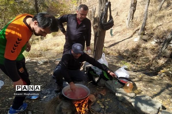 کوهنوردی همکاران اداری منطقه ۲ به مناسبت هفته تربیت‌بدنی