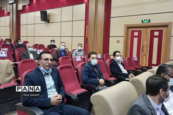 برگزاری دوره آموزشی تبیین سند تحول تشکیل پیشتازان سازمان دانش‌آموزی در شهریار