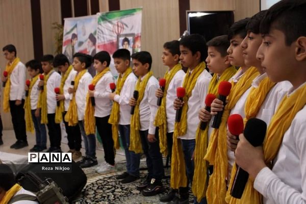 برگزاری اولین یادواره خانواده شهدای فرهنگی و دانش‌آموزی در بهارستان یک