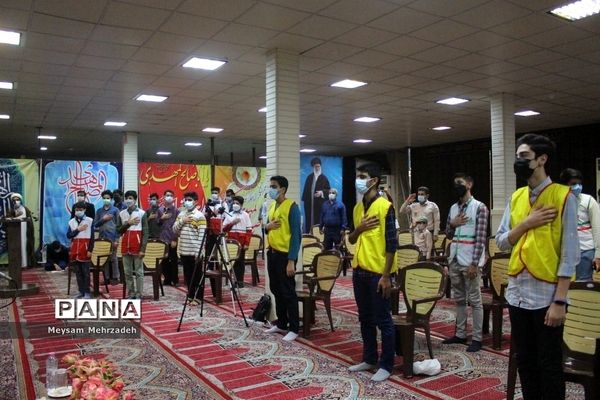 دیدار جمعی از نخبگان و اعضای تشکل‌های دانش آموزی  پسربا نماینده ولی فقیه در استان و امام جمعه بوشهر