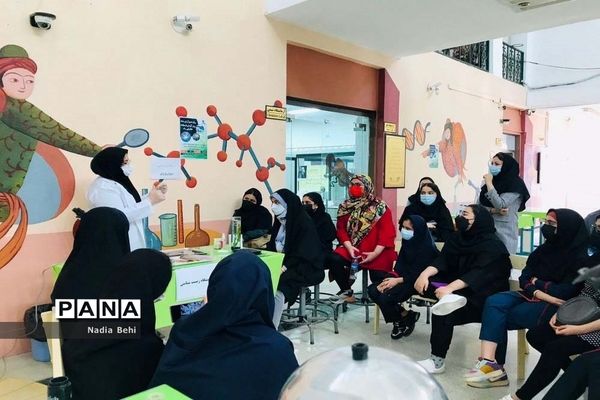 همایش روز آزمایشگاه در پژوهش سرای شهید خوشبخت بوشهر